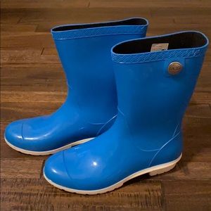 Ugg blue rain boots size 9
